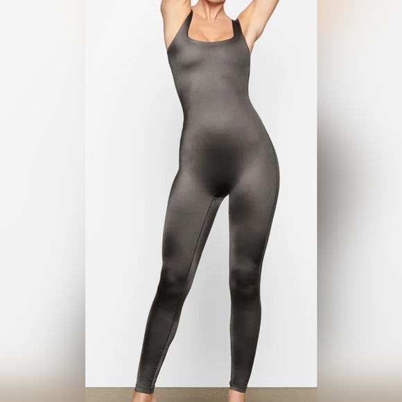 SKIMS All in one shine square neck tank onesie - Picture 2 of 2